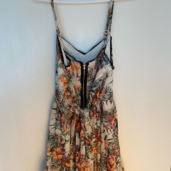 White floral print dress with black lace edging - Picture 3 of 5